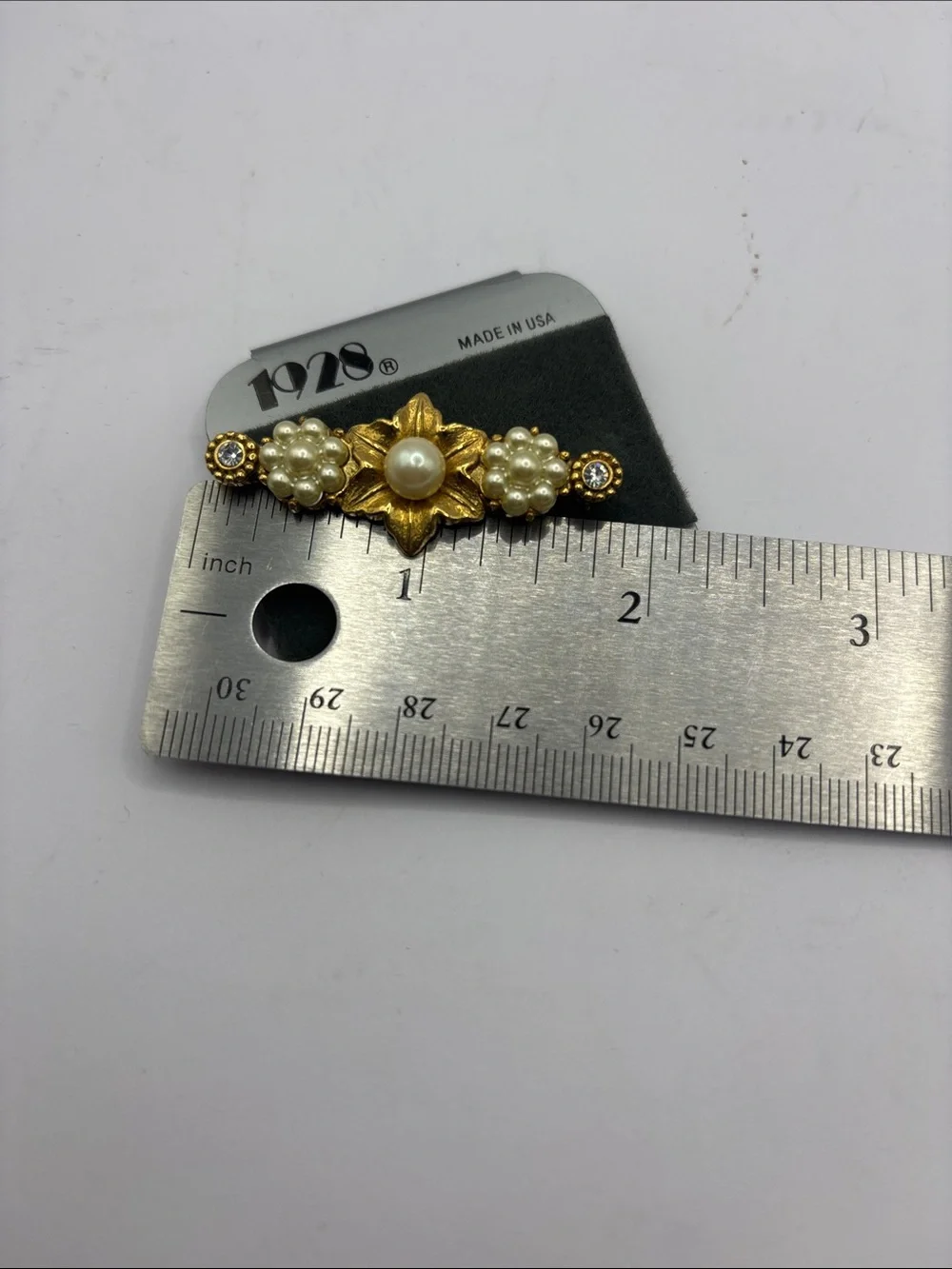 1928 Gold-Tone Faux Pearl Floral Bar Brooch - Cream Pearls